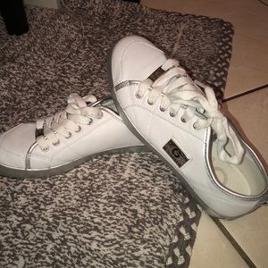 Women guess shoes